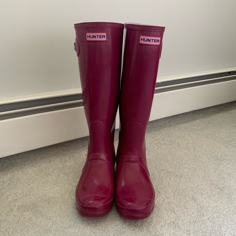 Hunter Tall Gloss Rain Boots & Cable Cuff Socks